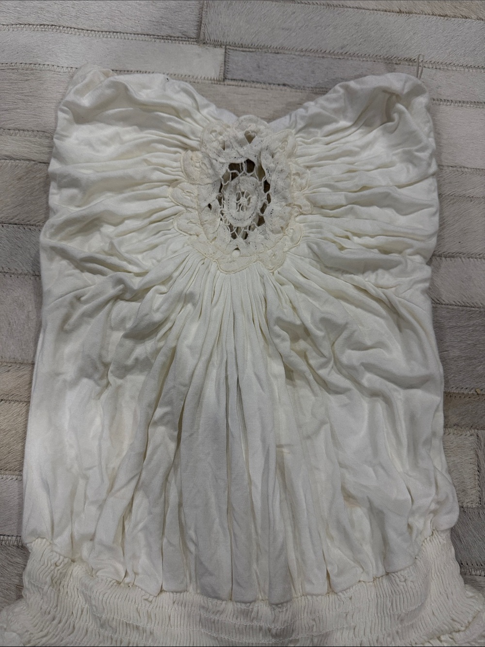 Sky White Romper - Classic Summer Style - Picture 2 of 7